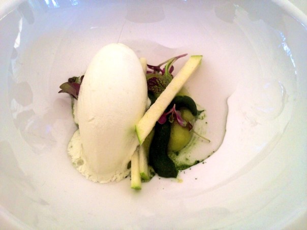 Poma by Rubén Álvarez