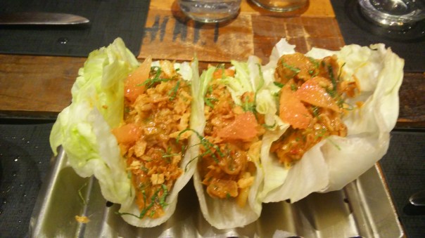 Taco frío de carrillera ibérica con vinagreta de chili-garlic 